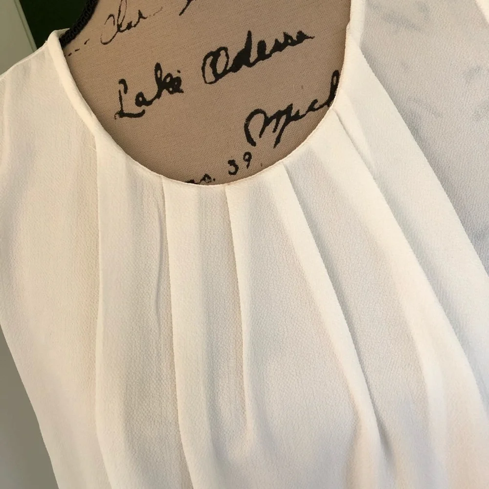 💚Monteau NWT ivory sleeveless top - Picture 3 of 4